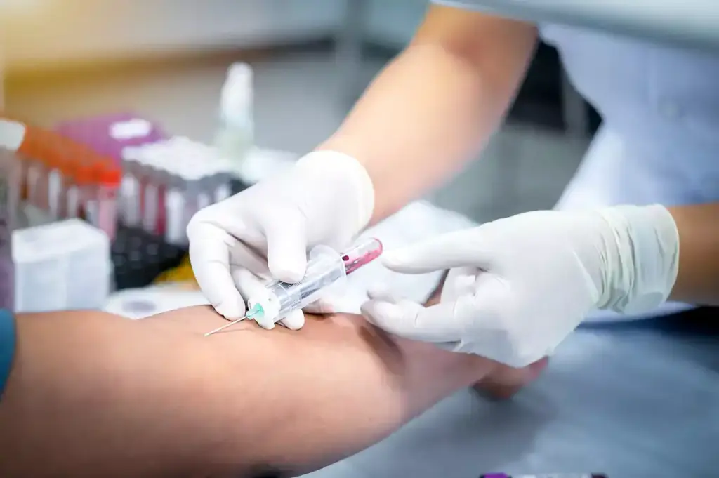 Vitamin‑Check, Vitamin‑Check, Vitamin‑Bluttest, Substitution, Laborwerte optimieren, individuelle Dosierung, Sonnenschutz & Vitamin D, Elektrolyt­haushalt, Infusions­therapie