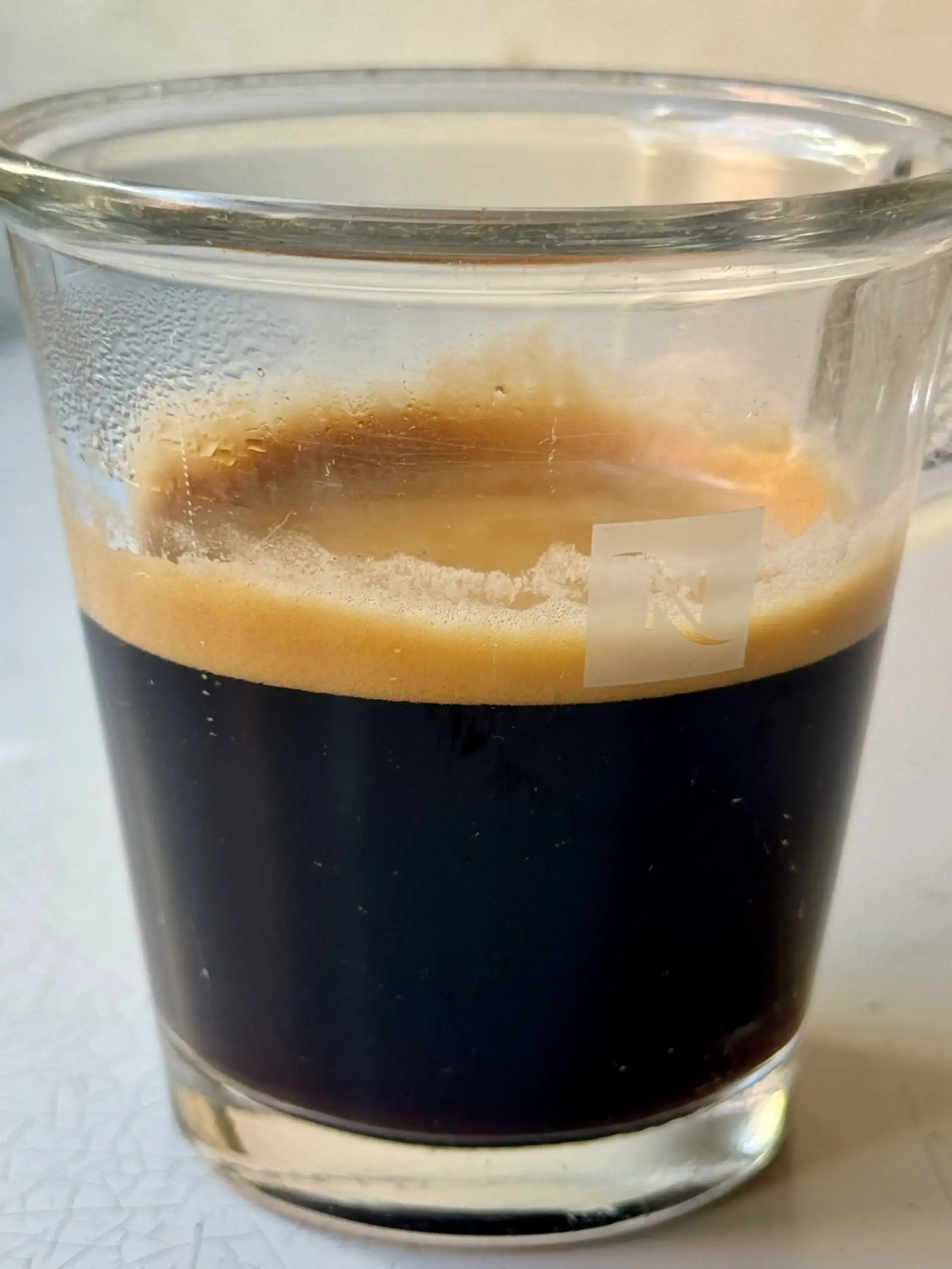 Koffeinentzug: Symptome, Dauer & Tipps – Hausarzt München 2 Espresso als Symbol für anregende Getränke